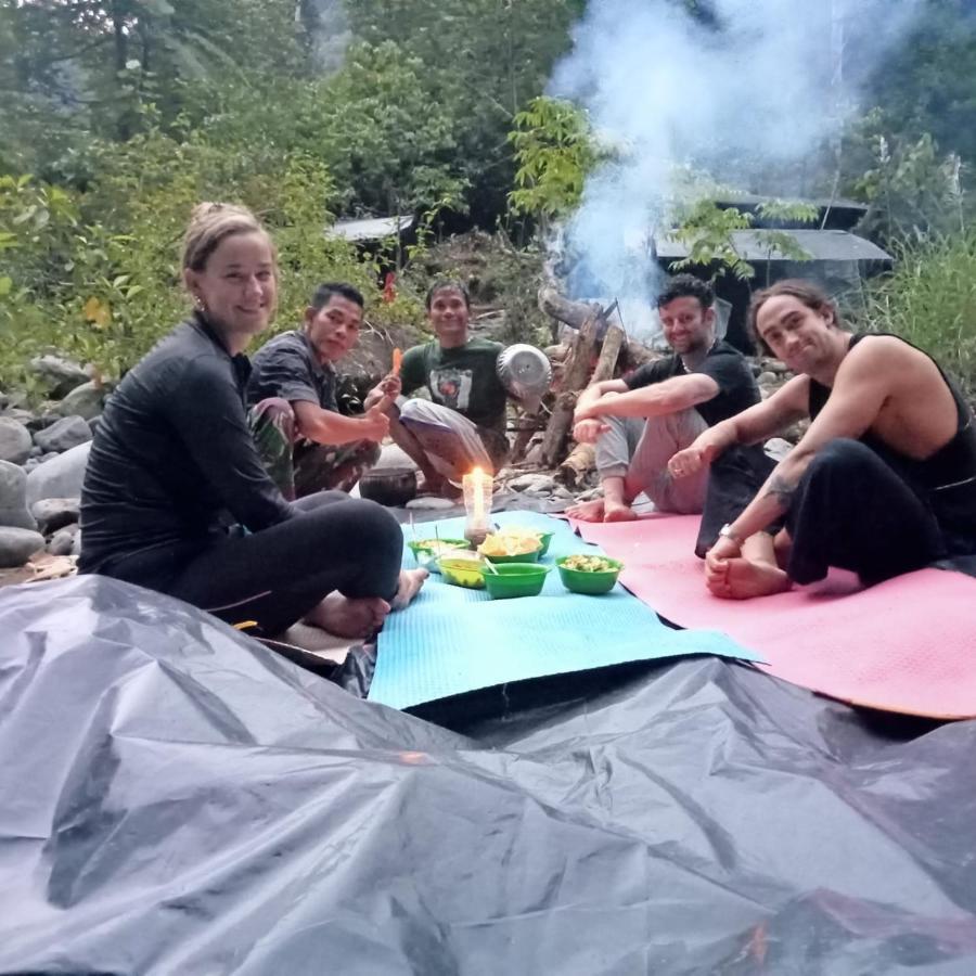 Jungle Life Guest House - Trekking & Transport Only Book With Us Bukit Lawang Eksteriør bilde